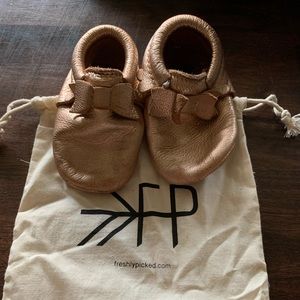 Freshly Picked bow Mocs